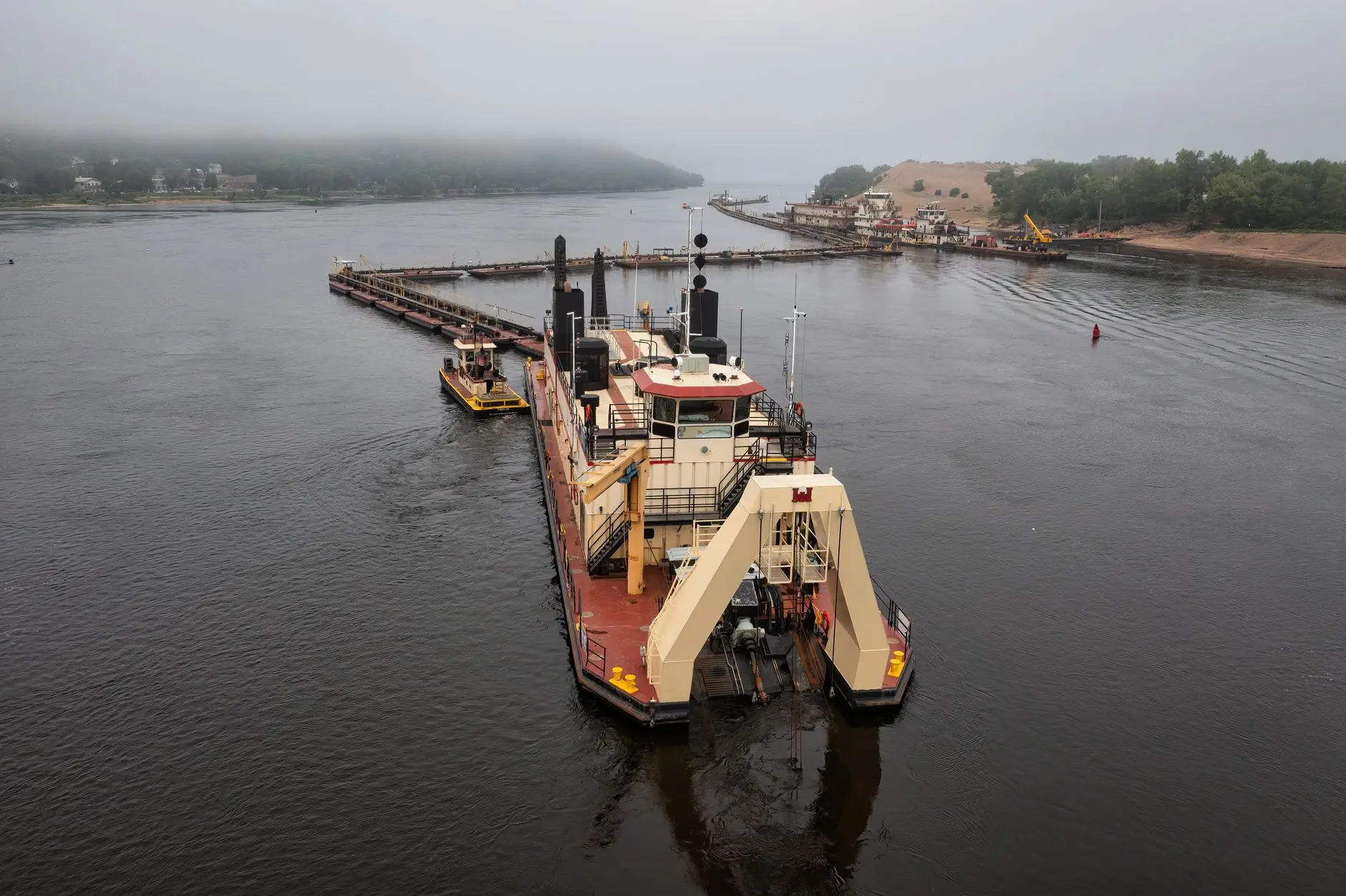 Dredging vessel at work